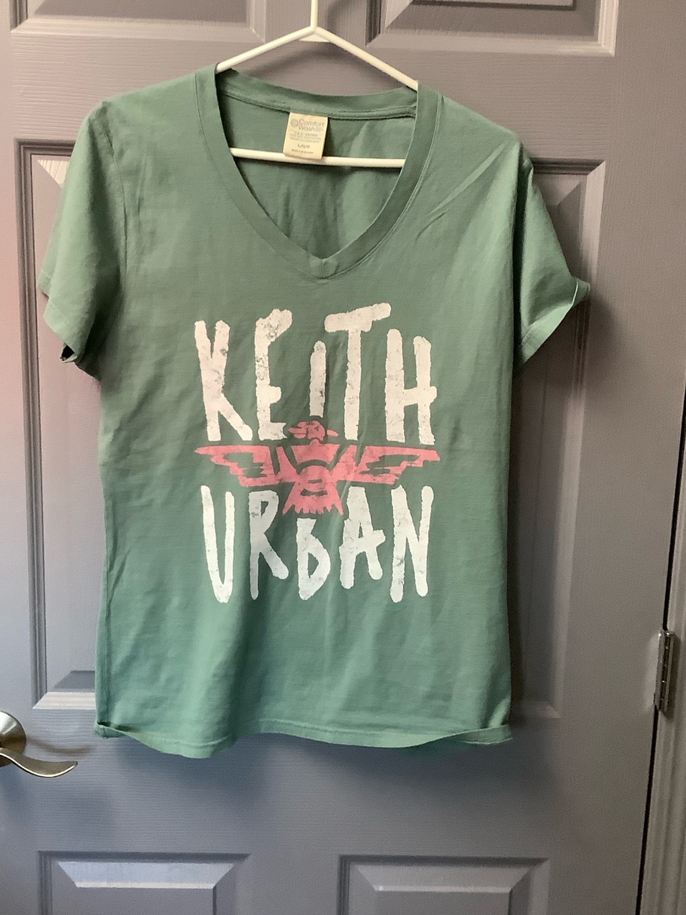 Keith Urban Graphic V-Neck Tee - Sage Green